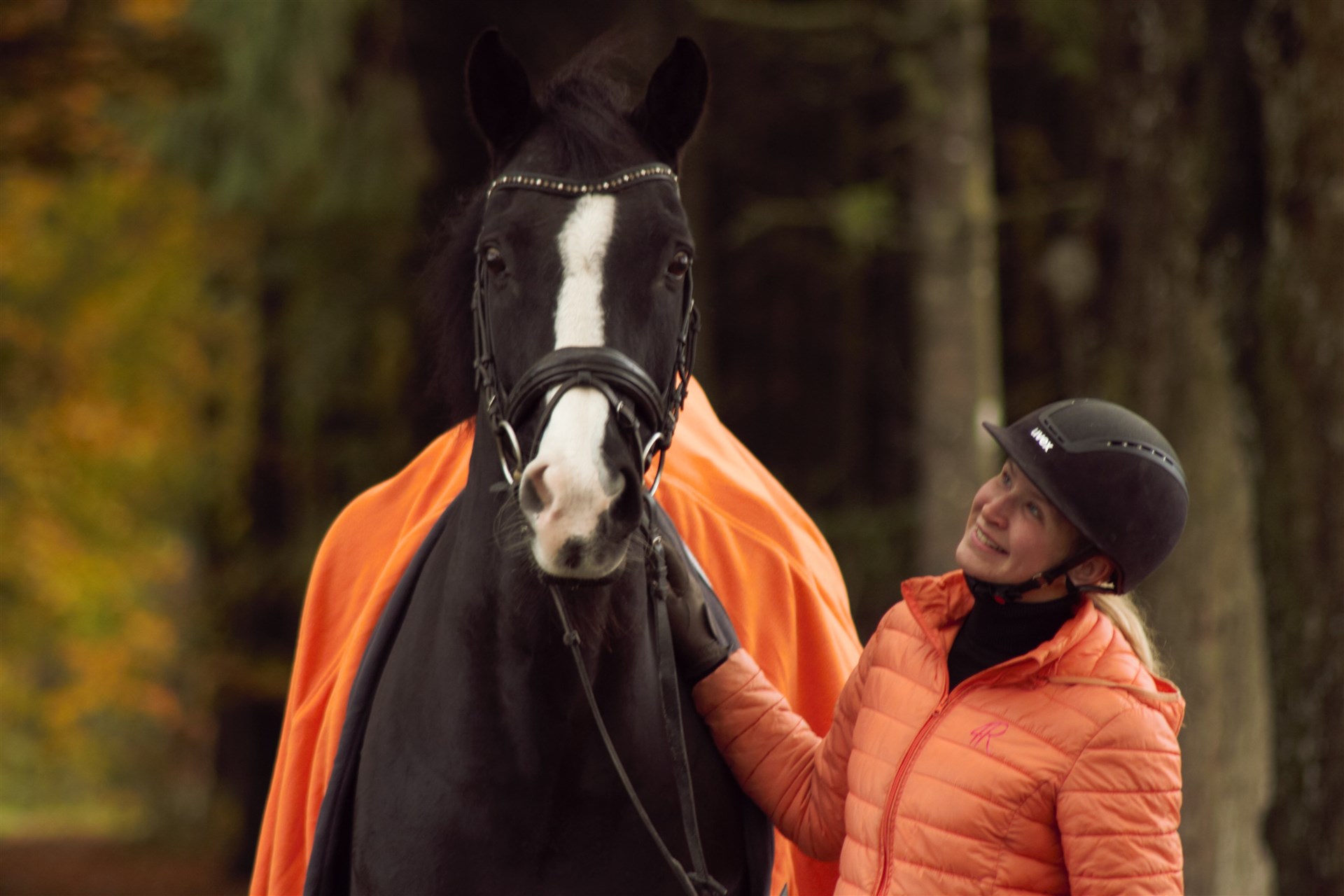 <p><b>OM OS</b></p>
<h1 style="color:white;">Træning med fokus på hest og rytter</h1>
<img class="icon" style="padding-top:0px; padding-bottom:40px;" 
src="/files/e6e88132-c949-4c33-9e7d-ffe72ded9c9f/logo_uden_tekst.png" 
/>